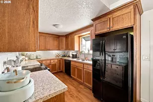 2033 W Bryant Ave, Cottage Grove, OR 97424 - Photo 11