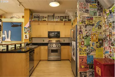 300 NW 8th Ave #401, Portland, OR 97209 - Photo 15
