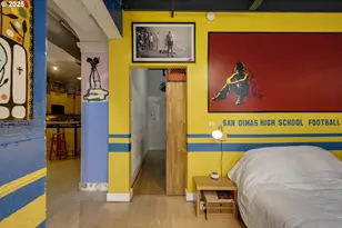 300 NW 8th Ave, Portland, OR 97209 - Photo 9