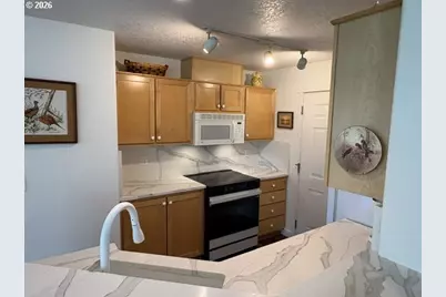 14721 SW Beard Rd #101, Beaverton, OR 97007 - Photo 5