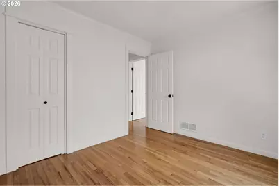 11015 NE Hancock St, Portland, OR 97220 - Photo 19