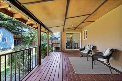 11015 NE Hancock St, Portland, OR 97220 - Photo 27