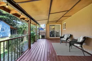 11015 NE Hancock St, Portland, OR 97220 - Photo 27