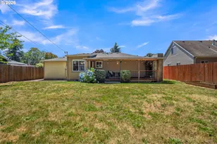 11015 NE Hancock St, Portland, OR 97220 - Photo 29