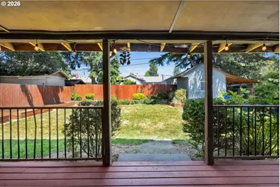 11015 NE Hancock St, Portland, OR 97220 - Photo 25