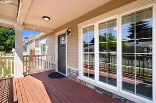 11015 NE Hancock St, Portland, OR 97220 - Photo 3