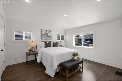 11015 NE Hancock St, Portland, OR 97220 - Photo 15