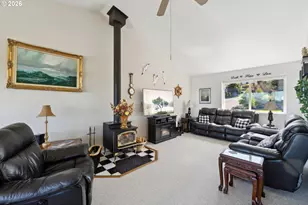 805 Lisa Pl, Coos Bay, OR 97420 - Photo 11