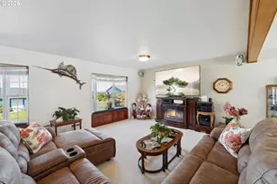 805 Lisa Pl, Coos Bay, OR 97420 - Photo 3