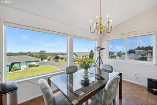 805 Lisa Pl, Coos Bay, OR 97420 - Photo 9