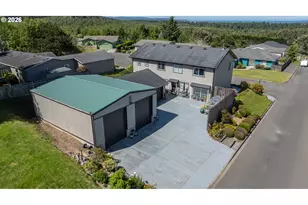 805 Lisa Pl, Coos Bay, OR 97420 - Photo 39