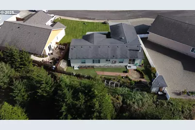 63408 Nathan Dr, Coos Bay, OR 97420 - Photo 5