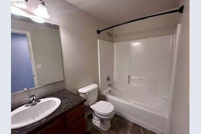 211 Lacasa St, Eugene, OR 97402 - Photo 9