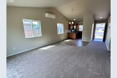 211 Lacasa St, Eugene, OR 97402 - Photo 3