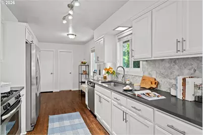 13070 SW Edgewood St, Portland, OR 97225 - Photo 11