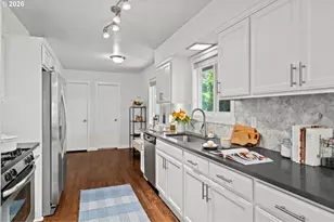 13070 SW Edgewood St, Portland, OR 97225 - Photo 11