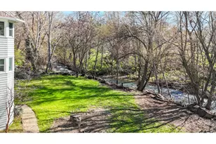 1002 W 11th St, The Dalles, OR 97058 - Photo 3