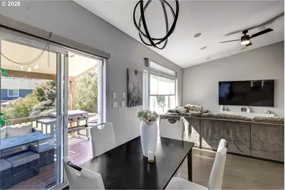 426 N V St, Washougal, WA 98671 - Photo 9