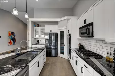 426 N V St, Washougal, WA 98671 - Photo 11