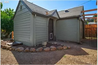 1068 9th St, Washougal, WA 98671 - Photo 33