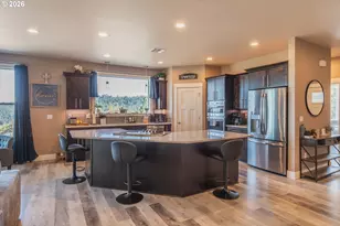 175 Platinum Dr, Roseburg, OR 97471 - Photo 3