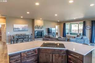 175 Platinum Dr, Roseburg, OR 97471 - Photo 9