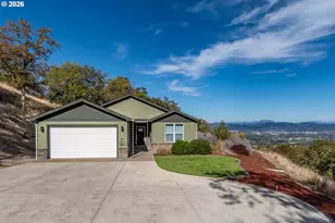 175 Platinum Dr, Roseburg, OR 97471 - Photo 1