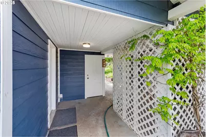 1296 W Central Blvd, Coquille, OR 97423 - Photo 11