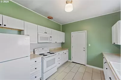 1296 W Central Blvd, Coquille, OR 97423 - Photo 15