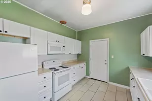 1296 W Central Blvd, Coquille, OR 97423 - Photo 15