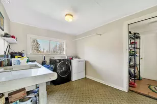 1125 E Beacon Dr, Eugene, OR 97404 - Photo 33