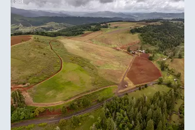 1066 Red Hill Rd, Oakland, OR 97462 - Photo 15