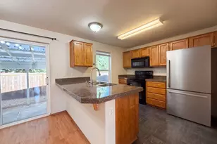 17475 SW Eirwen St, Beaverton, OR 97003 - Photo 21