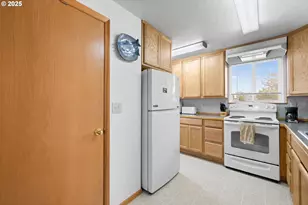 337 16th Ave, Seaside, OR 97138 - Photo 11