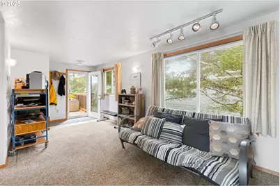 337 16th Ave, Seaside, OR 97138 - Photo 7