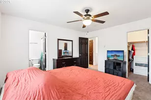 19153 SE Yamhill St, Portland, OR 97233 - Photo 15