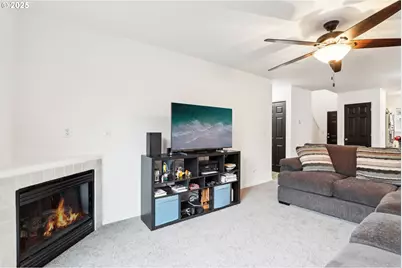 19153 SE Yamhill St #21, Portland, OR 97233 - Photo 5