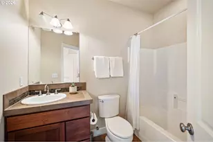 6920 N Charleston Ave, Portland, OR 97203 - Photo 23
