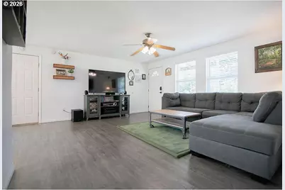 535 Diane St, Castle Rock, WA 98611 - Photo 5