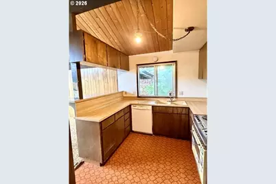 32424 Camas Swale Rd, Creswell, OR 97426 - Photo 5