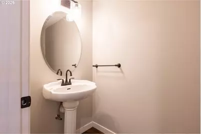 306 E 16th Pl, La Center, WA 98629 - Photo 5