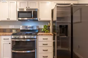 306 E 16th Pl, La Center, WA 98629 - Photo 13