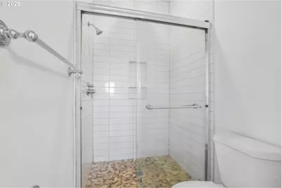 9025 NE Hoyt St, Portland, OR 97220 - Photo 23