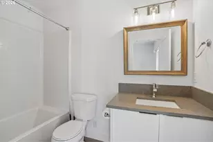 9025 NE Hoyt St, Portland, OR 97220 - Photo 19