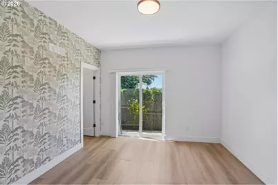 9025 NE Hoyt St, Portland, OR 97220 - Photo 17