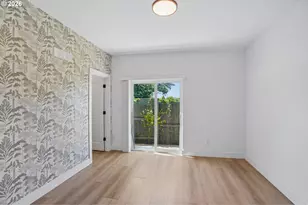 9025 NE Hoyt St, Portland, OR 97220 - Photo 17