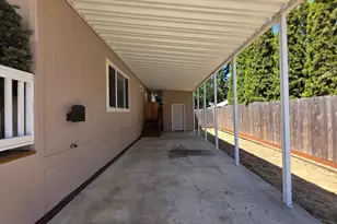 145 Owyhee Ln, Roseburg, OR 97471 - Photo 5