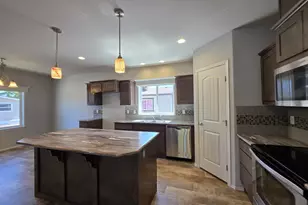 145 Owyhee Ln, Roseburg, OR 97471 - Photo 25