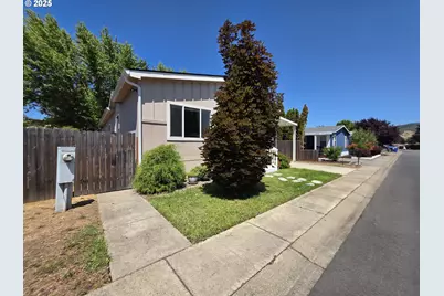 145 Owyhee Ln #58, Roseburg, OR 97471 - Photo 3