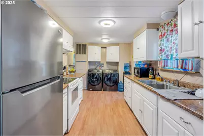 1005 Ferry St, Dayton, OR 97114 - Photo 11